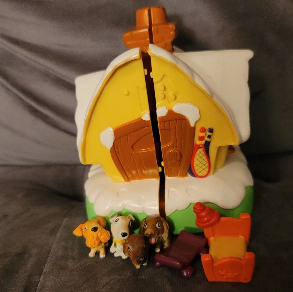 Snubbies Cozy Cottage Playset & Dogs